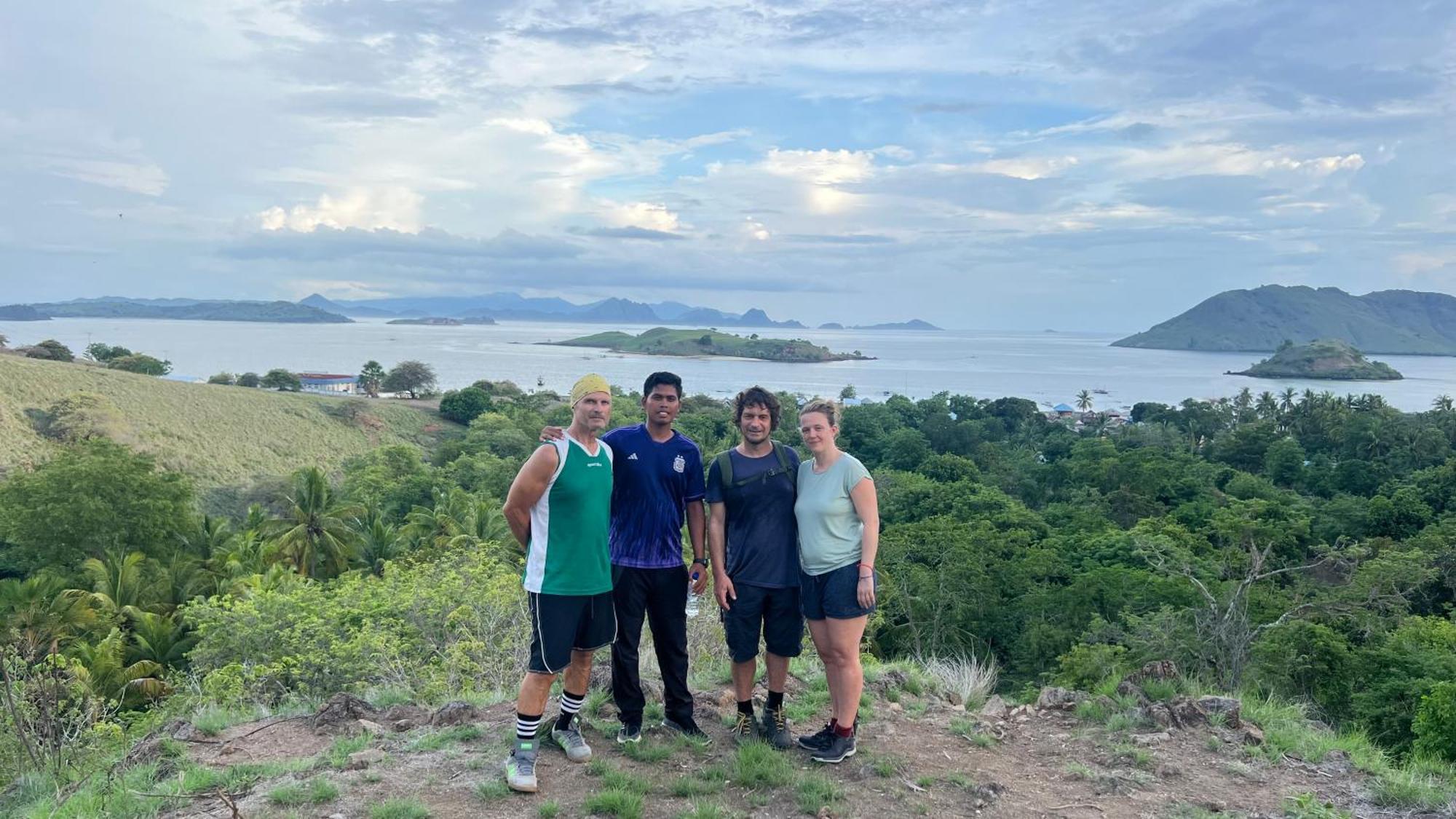 Jhuna Komodo Homestay Bagian luar foto