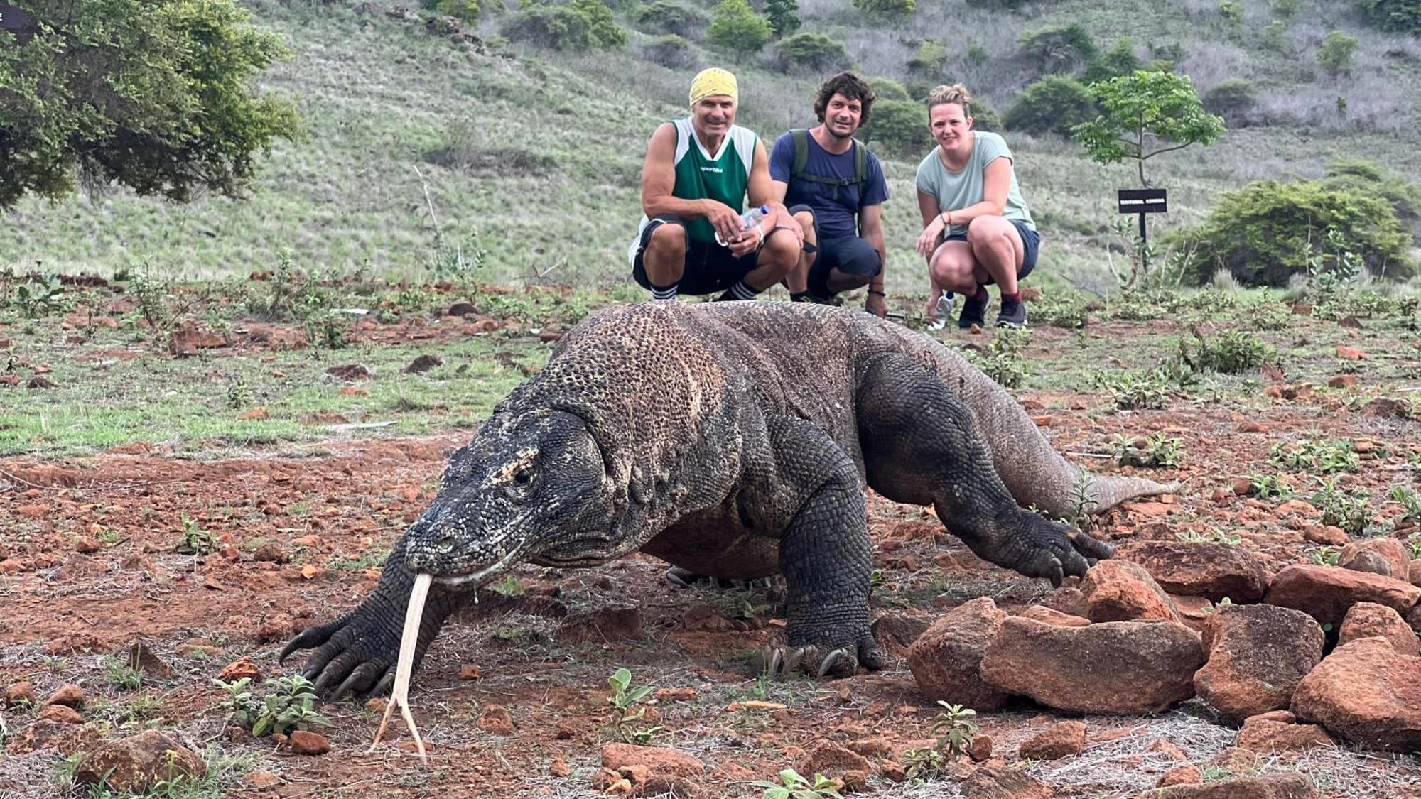 Jhuna Komodo Homestay Bagian luar foto
