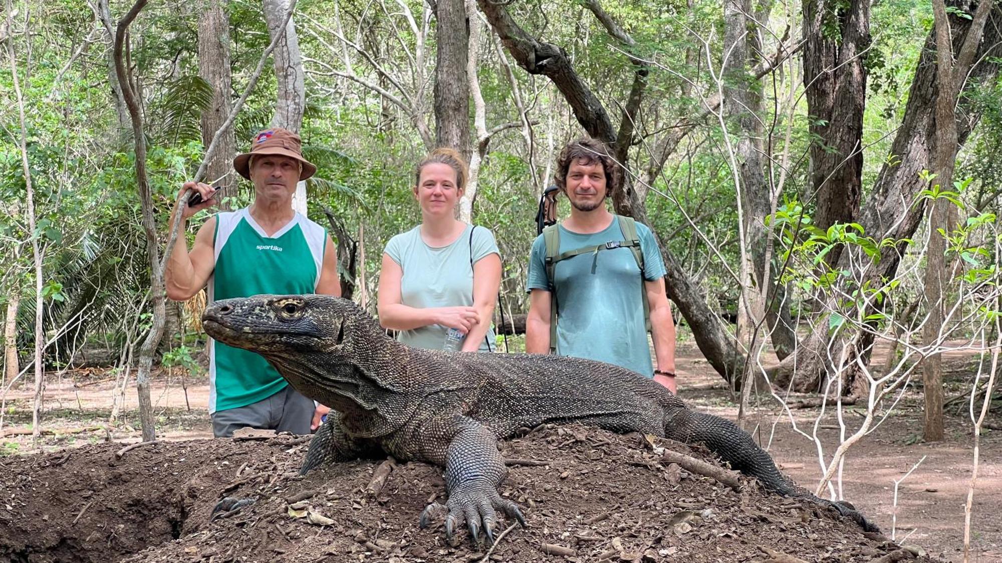 Jhuna Komodo Homestay Bagian luar foto