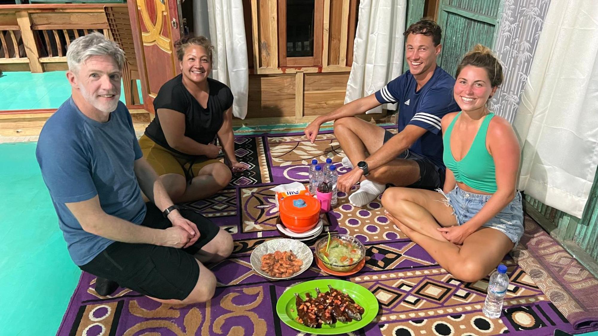 Jhuna Komodo Homestay Bagian luar foto