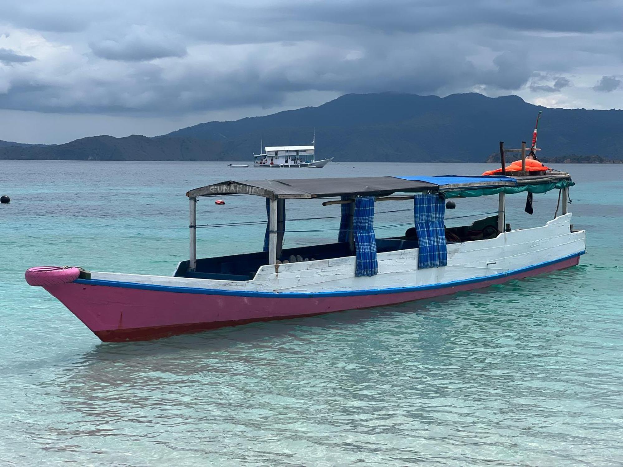 Jhuna Komodo Homestay Bagian luar foto