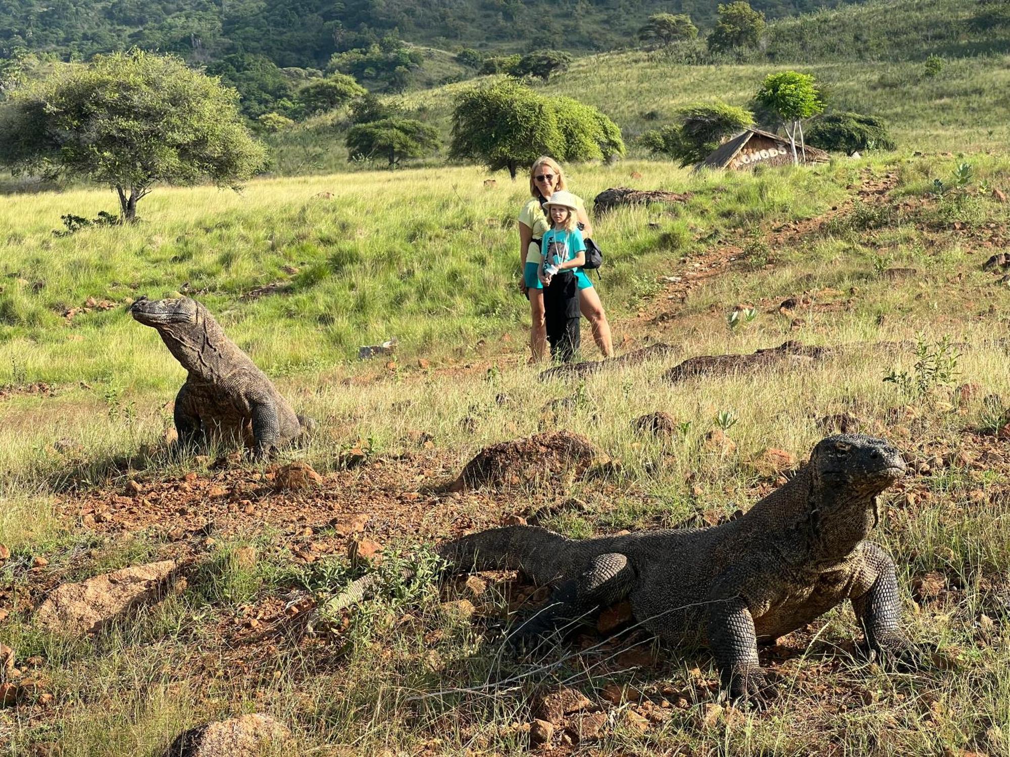 Jhuna Komodo Homestay Bagian luar foto