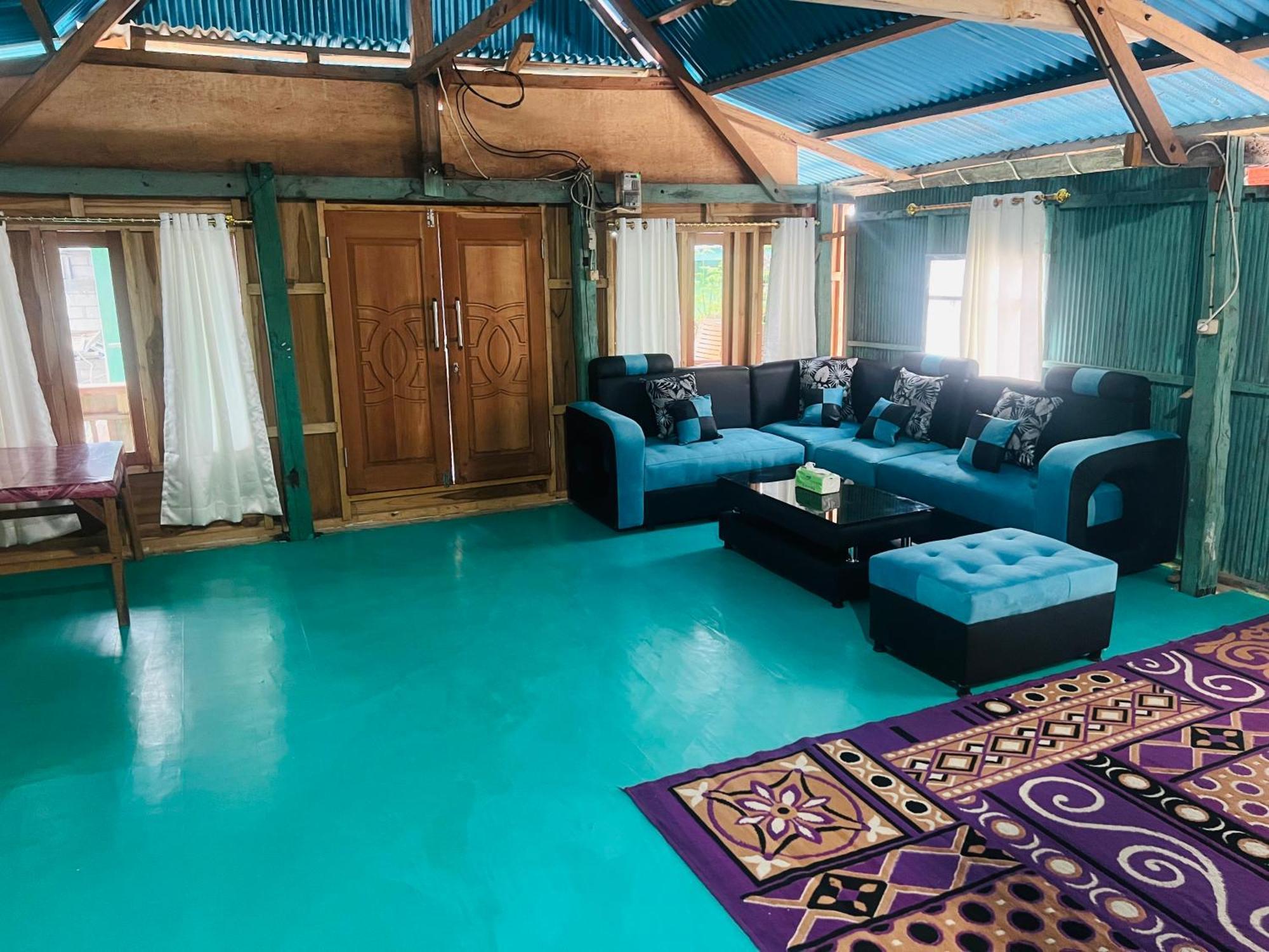 Jhuna Komodo Homestay Bagian luar foto