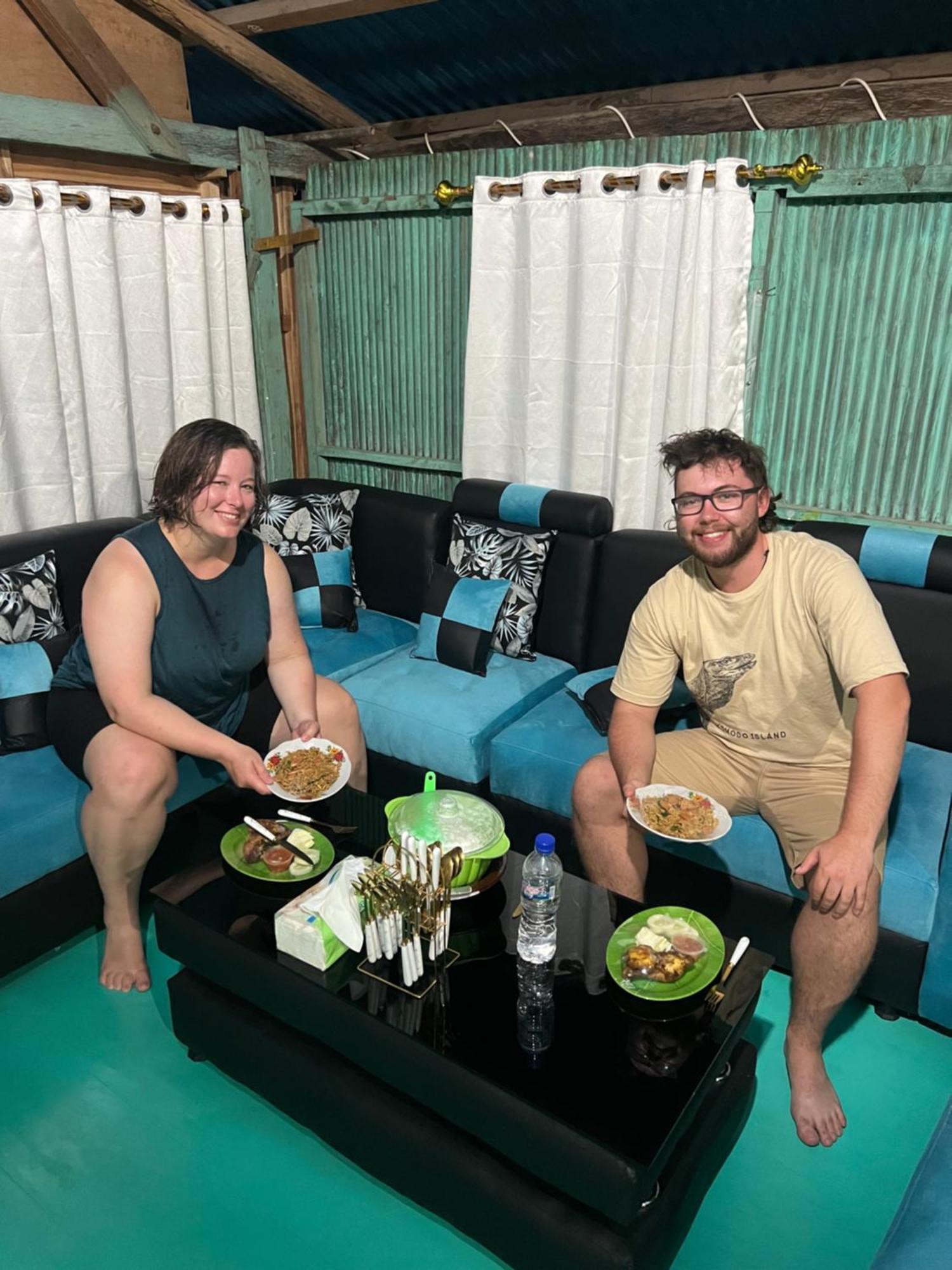 Jhuna Komodo Homestay Bagian luar foto