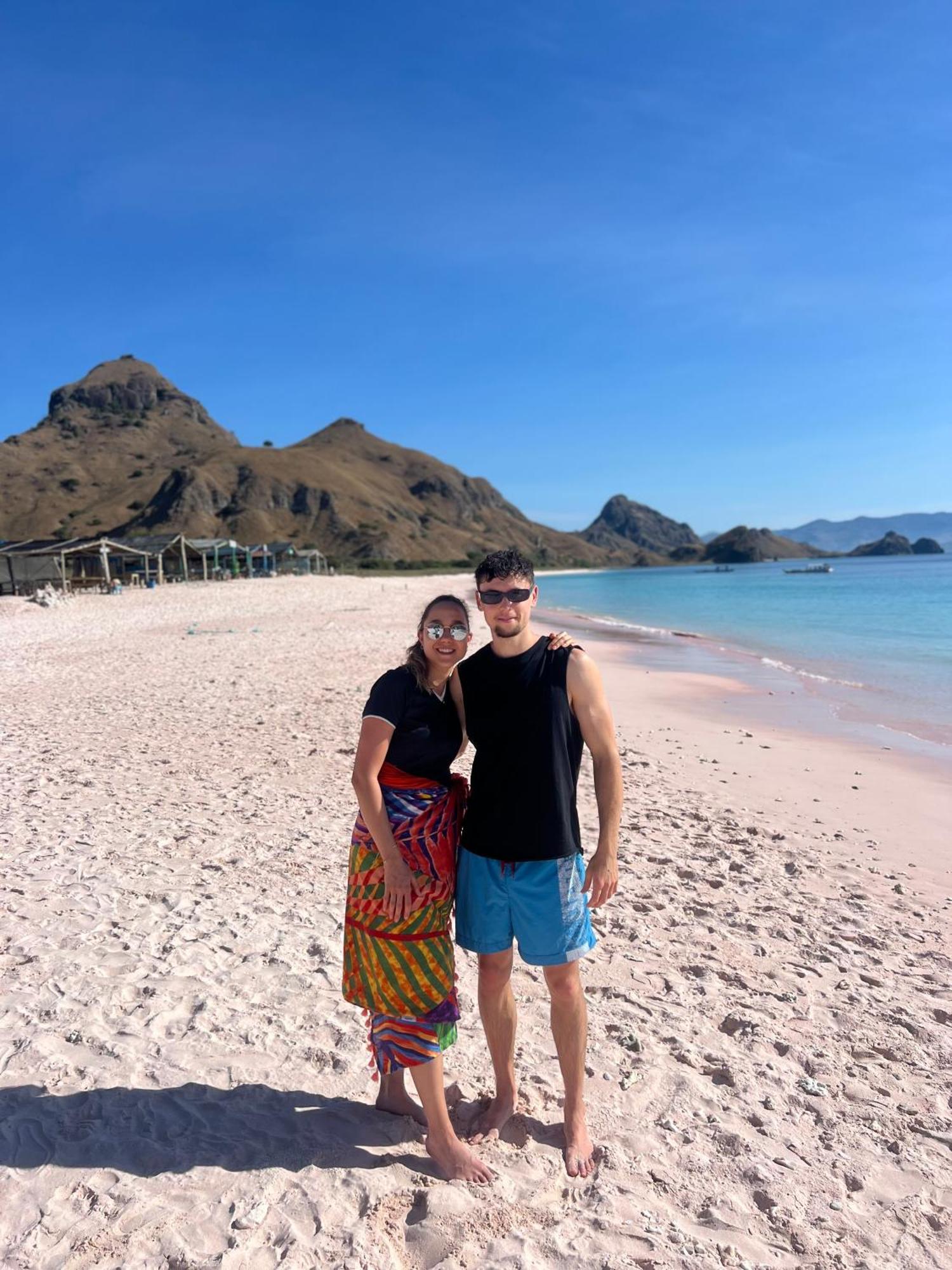 Jhuna Komodo Homestay Bagian luar foto
