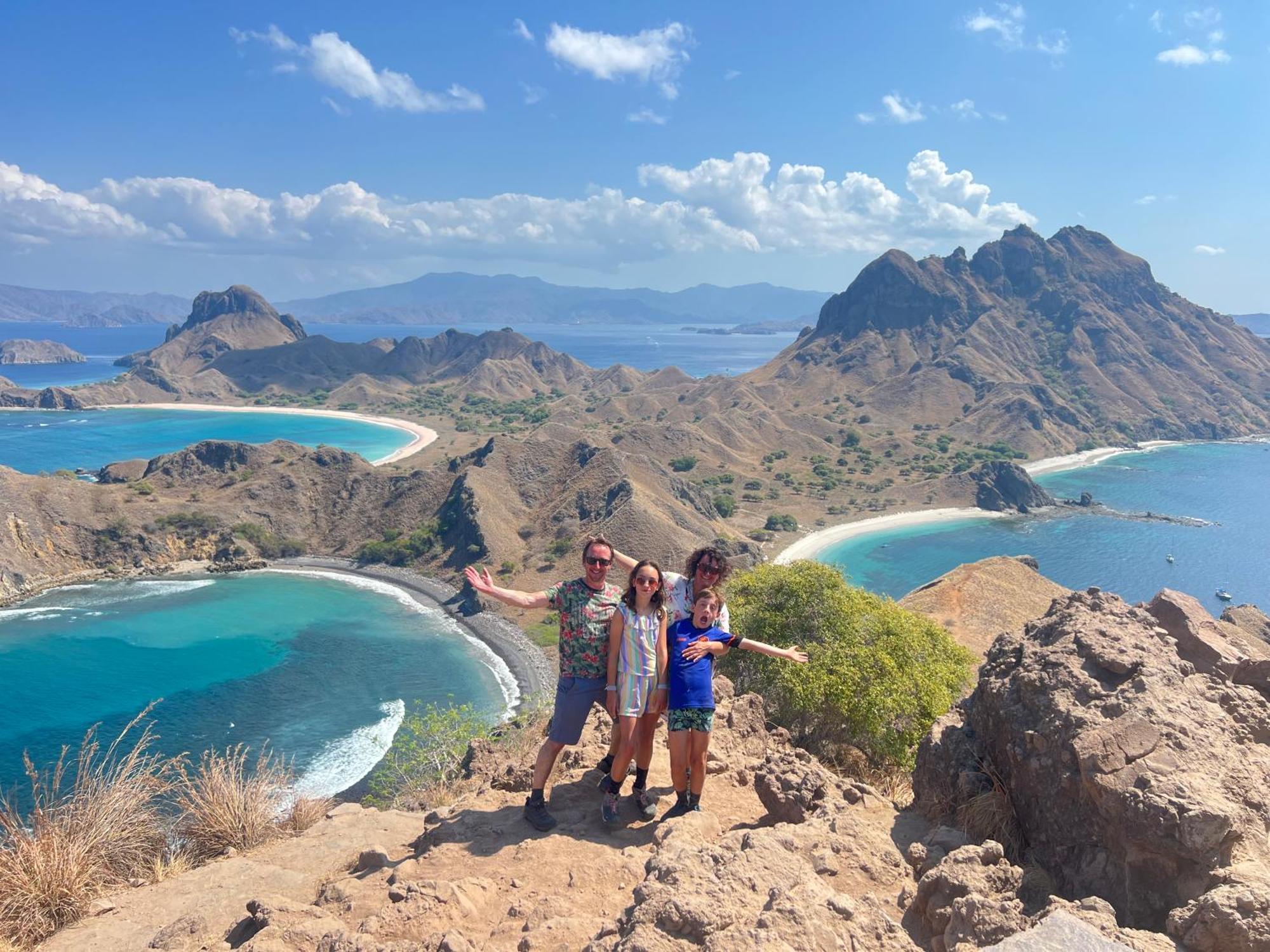 Jhuna Komodo Homestay Bagian luar foto