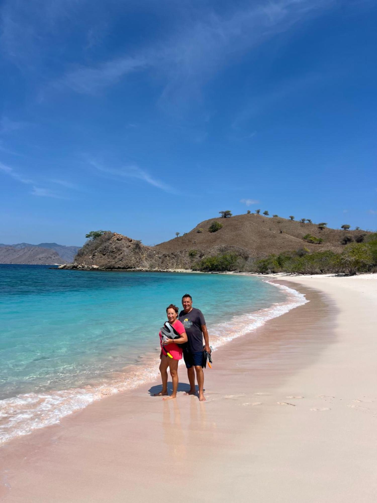 Jhuna Komodo Homestay Bagian luar foto